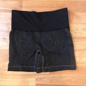 Lululemon seamless short